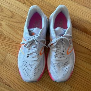 New Balance Fresh Foam 880v12 Shoes - Women's 10.5
Libra/Vibrant Pink